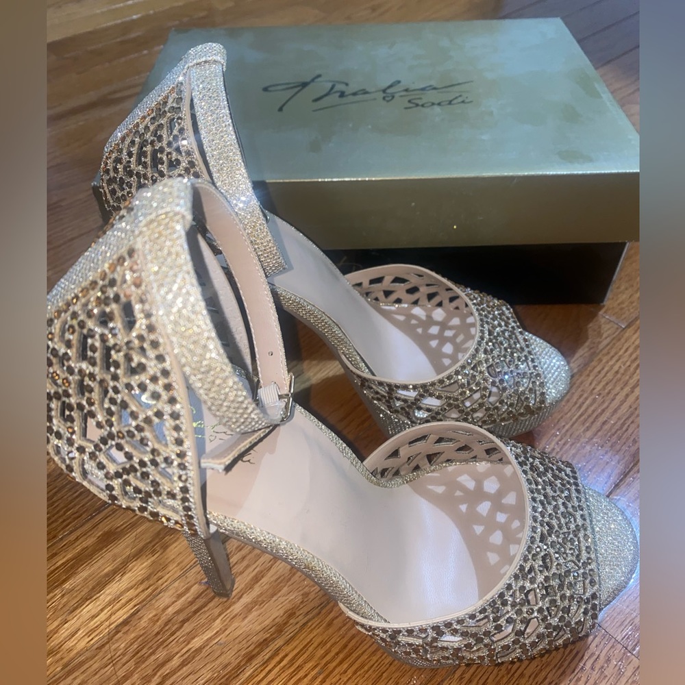 Thalia Sodi Gold heel pumps - Picture 4 of 5